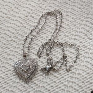 Silver Heart Pendent Necklace!